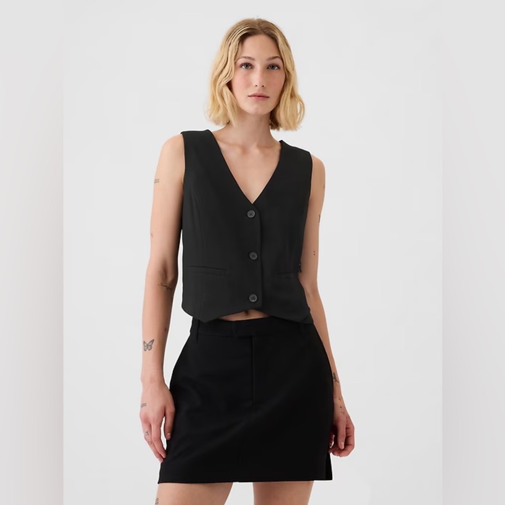 Nwt! Gap Black Cropped Vest - Size Small 519510